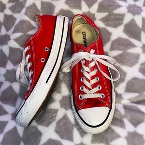 Red low top converse